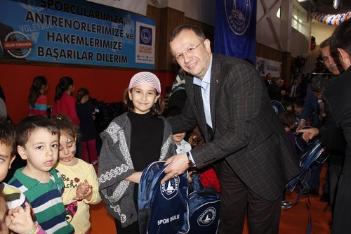 skdar Belediyesi K Spor Okullarn hizmete at