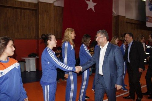 skdar Belediyesi K Spor Okullarn hizmete at