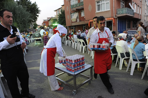 Sokak iftarlar nalan'da balad