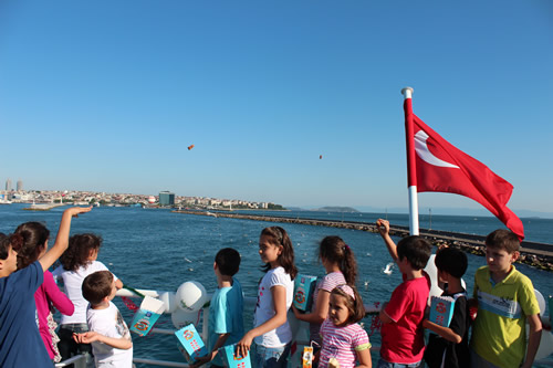 skdar Belediyesi ''3. Martlara Simit Atma enlii''