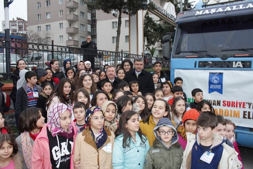 Dost Kervan skdar'dan Suriye'ye Uzanan Karde Eli yardm kampanyas amacna ulat