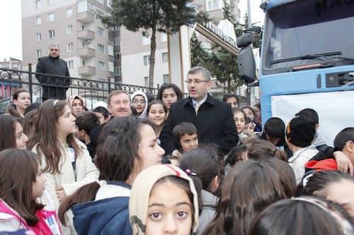 Dost Kervan skdar'dan Suriye'ye Uzanan Karde Eli yardm kampanyas amacna ulat