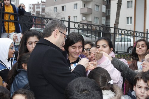 Dost Kervan skdar'dan Suriye'ye Uzanan Karde Eli yardm kampanyas amacna ulat