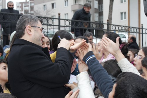 Dost Kervan skdar'dan Suriye'ye Uzanan Karde Eli yardm kampanyas amacna ulat