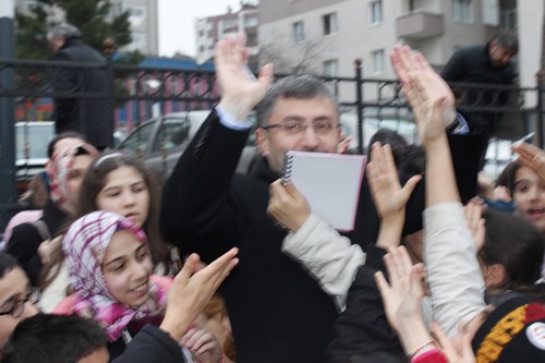 Dost Kervan skdar'dan Suriye'ye Uzanan Karde Eli yardm kampanyas amacna ulat