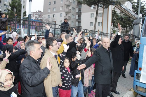 Dost Kervan skdar'dan Suriye'ye Uzanan Karde Eli yardm kampanyas amacna ulat