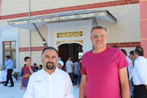 skdar Gzeltepe Birlik Camii Ramazan aynn ilk Teravihi'ne yetitirildi