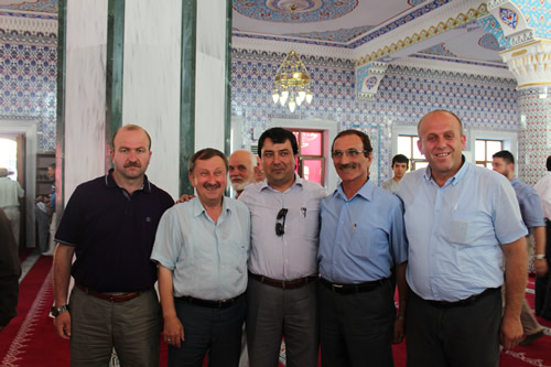 skdar Gzeltepe Birlik Camii Ramazan aynn ilk Teravihi'ne yetitirildi