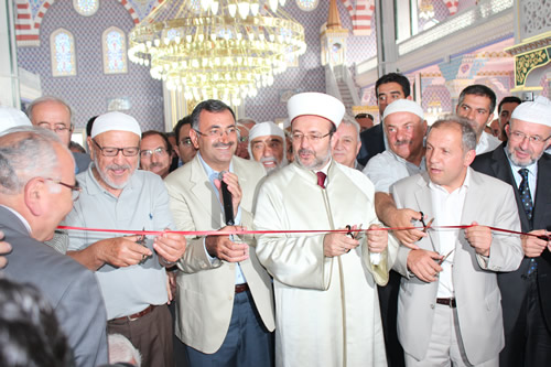 skdar Gzeltepe Birlik Camii Ramazan aynn ilk Teravihi'ne yetitirildi