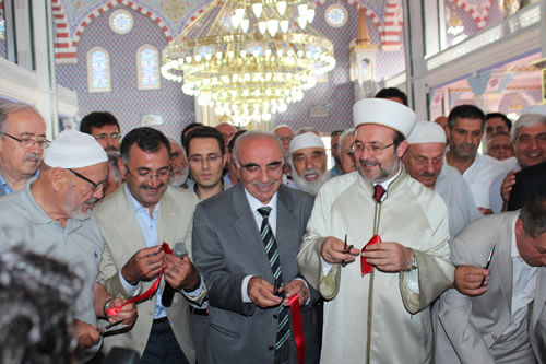 skdar Gzeltepe Birlik Camii Ramazan aynn ilk Teravihi'ne yetitirildi