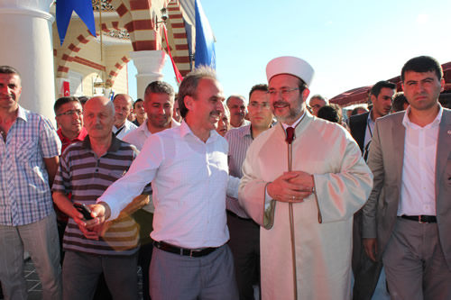 skdar Gzeltepe Birlik Camii Ramazan aynn ilk Teravihi'ne yetitirildi