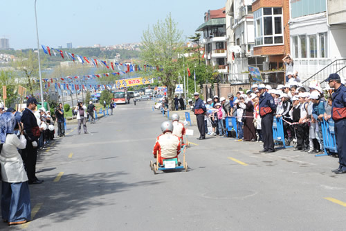 Kz Kulesi glgesinde ''Tahta Arabalarla Rally''