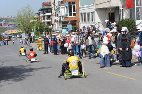 Kz Kulesi glgesinde ''Tahta Arabalarla Rally''