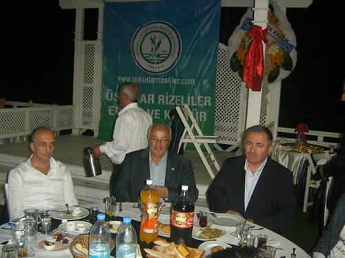 skdar Rizeliler Dernei iftar yemei