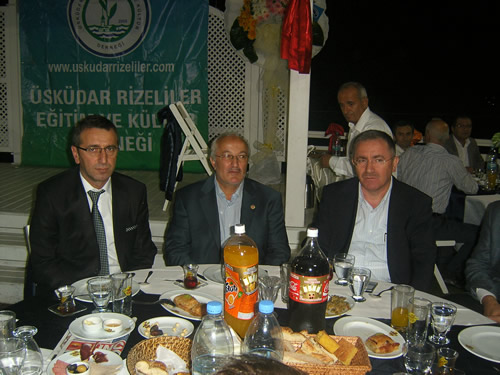 skdar Rizeliler Dernei iftar yemei