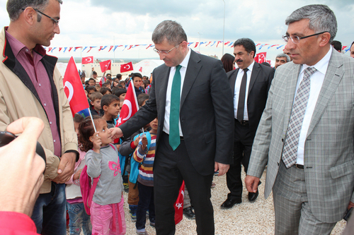 ''Onlar Mutlu Etmek ocuk Oyunca'' kampanyas anlurfa datm grntleri