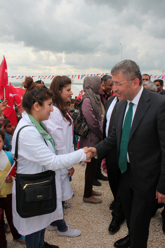 ''Onlar Mutlu Etmek ocuk Oyunca'' kampanyas anlurfa datm grntleri