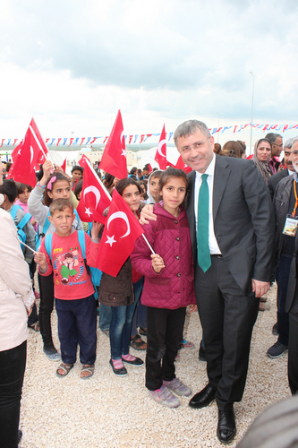 ''Onlar Mutlu Etmek ocuk Oyunca'' kampanyas anlurfa datm grntleri