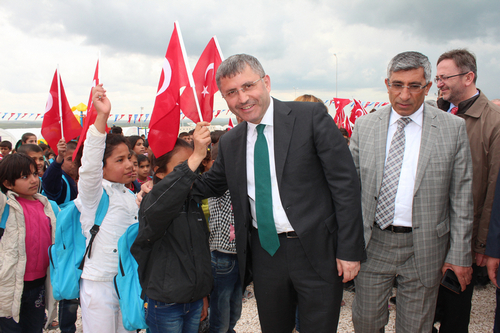 ''Onlar Mutlu Etmek ocuk Oyunca'' kampanyas anlurfa datm grntleri