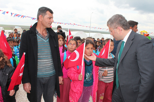 ''Onlar Mutlu Etmek ocuk Oyunca'' kampanyas anlurfa datm grntleri