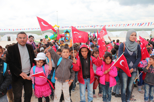 ''Onlar Mutlu Etmek ocuk Oyunca'' kampanyas anlurfa datm grntleri