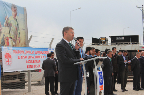 ''Onlar Mutlu Etmek ocuk Oyunca'' kampanyas anlurfa datm grntleri