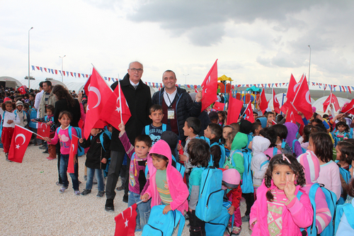 ''Onlar Mutlu Etmek ocuk Oyunca'' kampanyas anlurfa datm grntleri