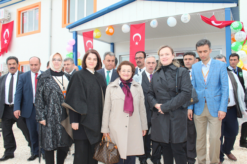 ''Onlar Mutlu Etmek ocuk Oyunca'' kampanyas anlurfa datm grntleri