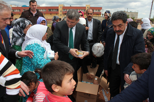 ''Onlar Mutlu Etmek ocuk Oyunca'' kampanyas anlurfa datm grntleri