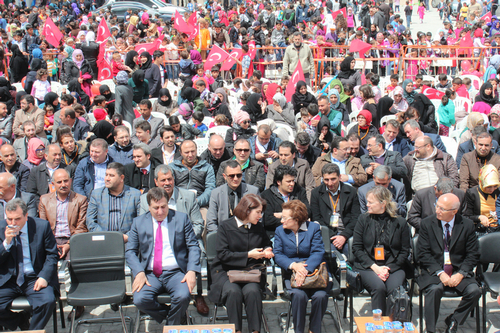 ''Onlar Mutlu Etmek ocuk Oyunca'' kampanyas anlurfa datm grntleri