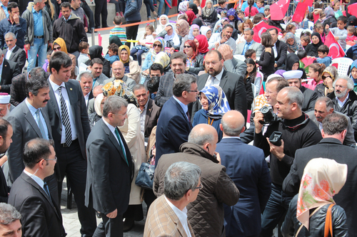 ''Onlar Mutlu Etmek ocuk Oyunca'' kampanyas anlurfa datm grntleri