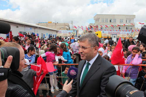 ''Onlar Mutlu Etmek ocuk Oyunca'' kampanyas anlurfa datm grntleri