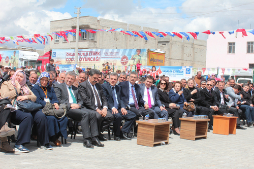 ''Onlar Mutlu Etmek ocuk Oyunca'' kampanyas anlurfa datm grntleri