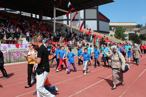 skdar'da 23 Nisan ocuk Olimpiyatlar'nn 5.'si gerekletirildi