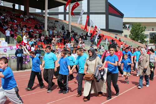 skdar'da 23 Nisan ocuk Olimpiyatlar'nn 5.'si gerekletirildi