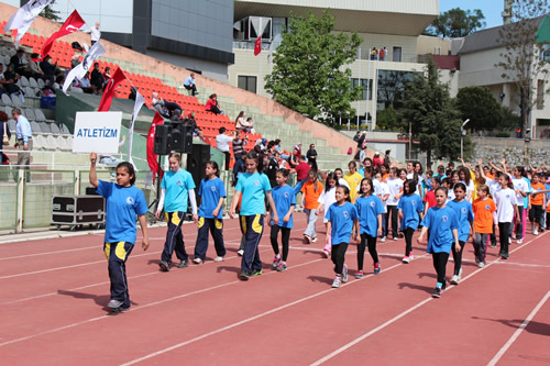 skdar'da 23 Nisan ocuk Olimpiyatlar'nn 5.'si gerekletirildi