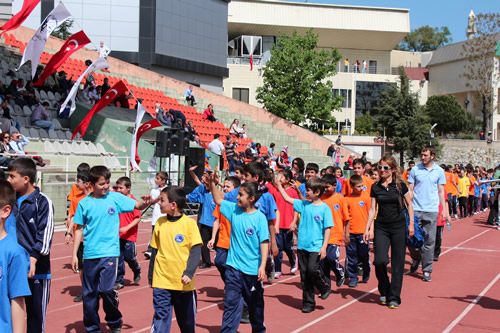 skdar'da 23 Nisan ocuk Olimpiyatlar'nn 5.'si gerekletirildi