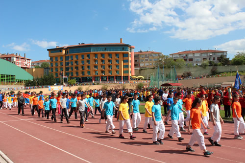 skdar'da 23 Nisan ocuk Olimpiyatlar'nn 5.'si gerekletirildi