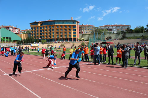 skdar'da 23 Nisan ocuk Olimpiyatlar'nn 5.'si gerekletirildi