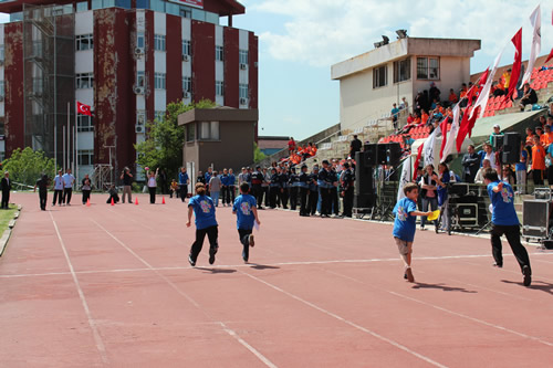 skdar'da 23 Nisan ocuk Olimpiyatlar'nn 5.'si gerekletirildi