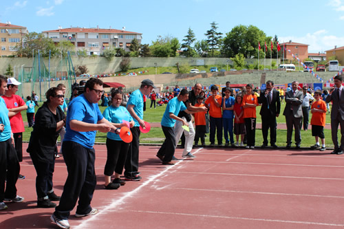 skdar'da 23 Nisan ocuk Olimpiyatlar'nn 5.'si gerekletirildi