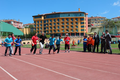 skdar'da 23 Nisan ocuk Olimpiyatlar'nn 5.'si gerekletirildi