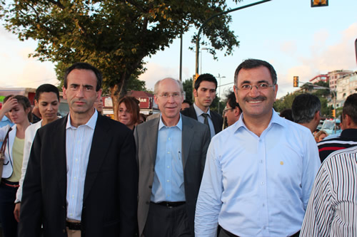 Amerikan Dileri Bakan Yardmcs Philip Gordon skdar'da iftar yemei datt