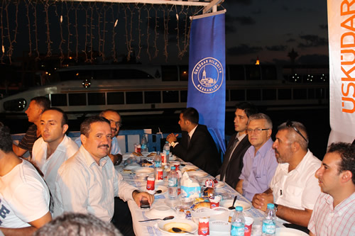 Amerikan Dileri Bakan Yardmcs Philip Gordon skdar'da iftar yemei datt