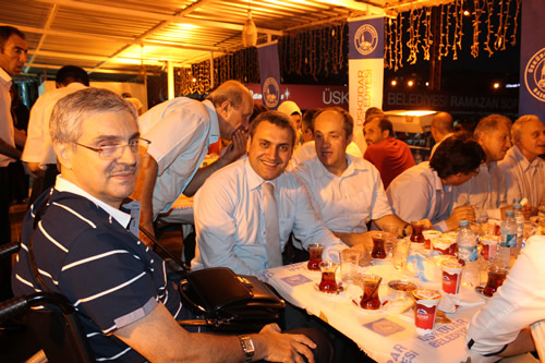 Amerikan Dileri Bakan Yardmcs Philip Gordon skdar'da iftar yemei datt