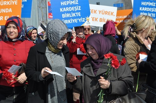 skdar'daki annelerden Dou'daki annelere bar mektubu