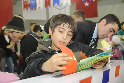 skdar Belediyesi'nden ocuklara zel dnya rekoru!..