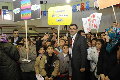 skdar Belediyesi'nden ocuklara zel dnya rekoru!..