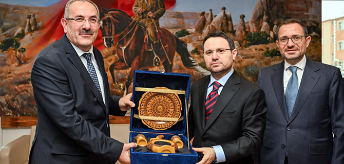 Adalet Bakan Yard�mc�m�z�n �sk�darl�lara selam� var