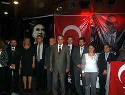 skdar CHP'de Cumhuriyet cokusu